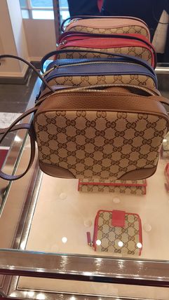 GUCCI Casual Style Calfskin Leather Shoulder Bags 
