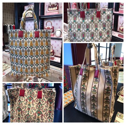 GUCCI 2020 SS Flower Patterns Casual Style A4 Other Animal Patterns 