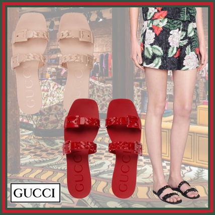 GUCCI Chain Logo Sandals