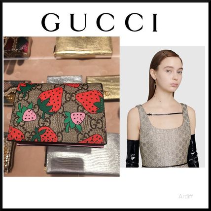GUCCI GG Supreme 2020 SS Gg Gucci Strawberry Print Card Case Wallet