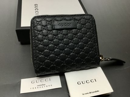 GUCCI Unisex Leather Logo Folding Wallets 