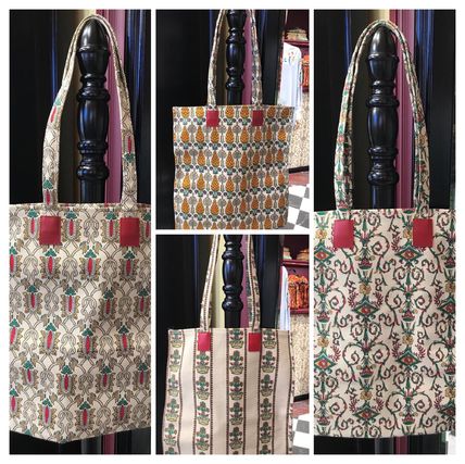 GUCCI Flower Patterns Casual Style A4 Totes 