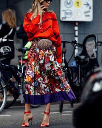 GUCCI 2019 SS Flower Patterns Silk Street Style Medium Elegant Style 