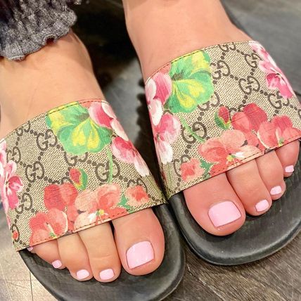 GUCCI Flower Patterns Tropical Patterns Casual Style Street Style 