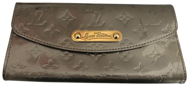 Louis Vuitton Eva Olive Vernis Clutch