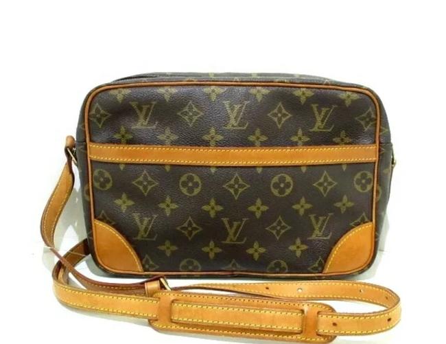 Louis Vuitton Trocadero 27 Monogram Canvas Cross Body Bag