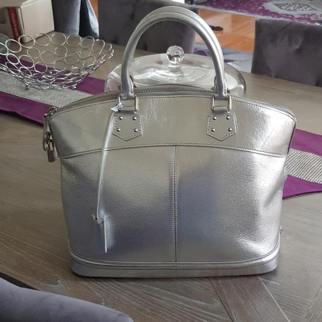 Louis Vuitton Suhali Lock It Mm Metallic Silver Goat Skin Leather Tote