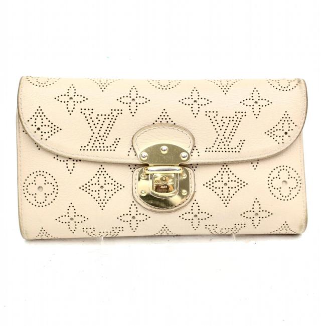 Louis Vuitton Creme Mahina Amelia Trifold Wallet