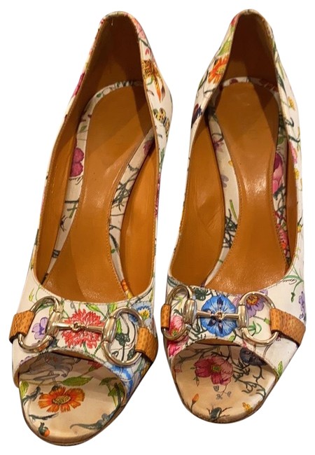 Gucci White Floral Tess Pumps 