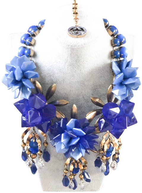 Gucci Crystal Resin Strass Flower Motif Blue Necklace 