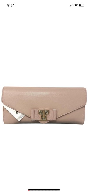 Tory Burch T Deco Envelope Light Oak Patent Leather Beige Clutch 