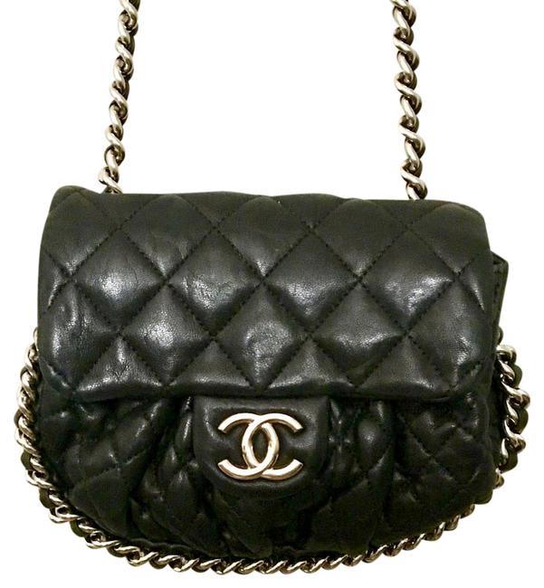 Chanel 11a A49914y06994 Black Lambskin Cross Body Bag 