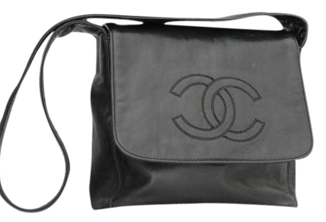 Chanel Vintage Smooth Leather Small Flp Black Cross Body Bag 
