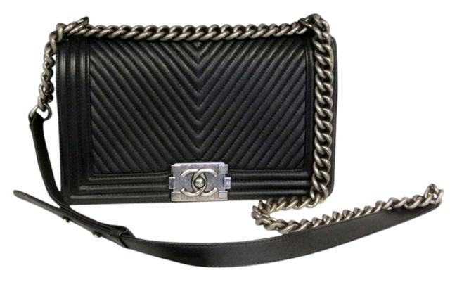 Chanel Boy Signature Noir Le Chevron Medium Flap Black Leather Cross Body Bag 