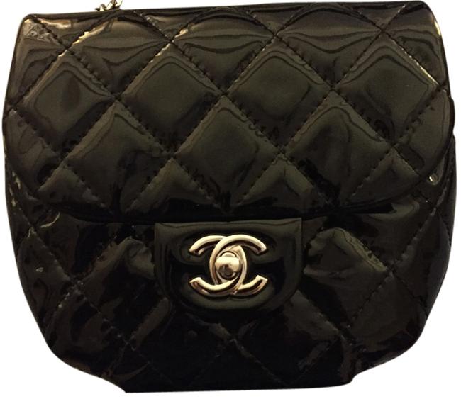 Chanel Flapbag Black Patent Leather Cross Body Bag 