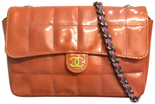 Chanel Quilted Cc Logo Pink Salmon Patent Leather Cross Body Bag 