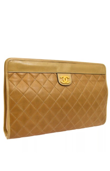 Chanel Cc Logo Lambskin Beige Clutch 