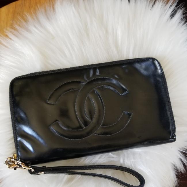 Chanel Zippy Wallet Black Patent Leather Clutch 