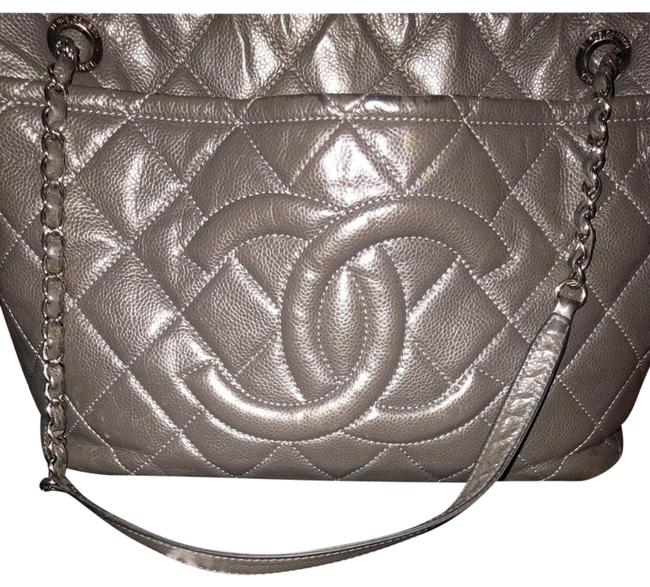 Chanel Caviar Leather Shoulder Bag 