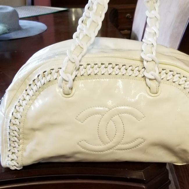 Chanel Leather Shoulder Bag 