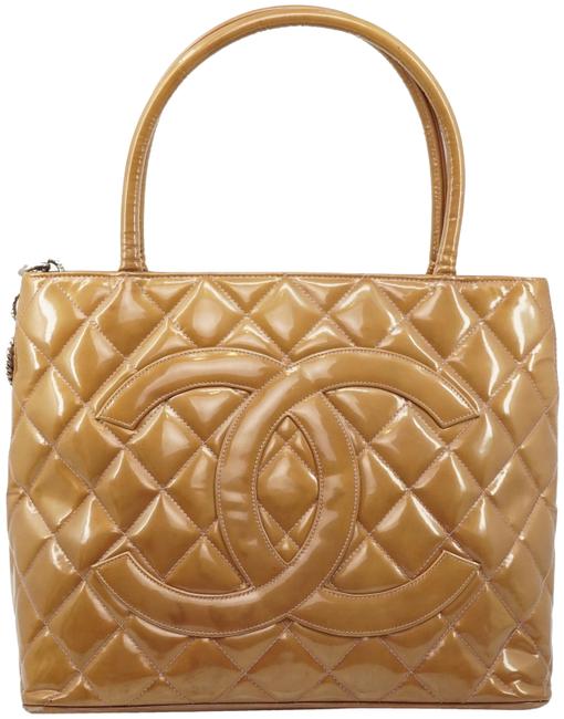 Chanel Medallion Enamel #750c38 Shoulder Bag 