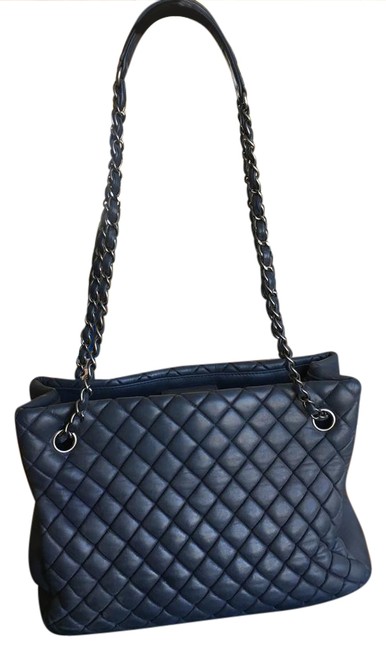 Chanel Small Bubble Quilted Navy Blue Calfskin Leather Shoulder Bag 