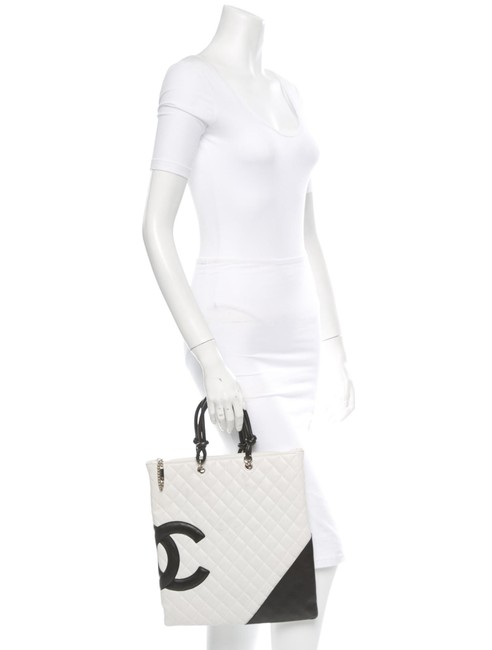 Chanel Cambon Ligne Flat 226873 White X Black Quilted Leather Tote