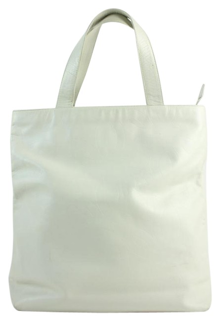 Chanel Cc Logo Embossed 22cca11617 White Leather Tote