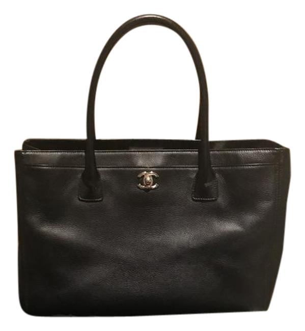 Chanel Shopping Like New Black Leather Tote