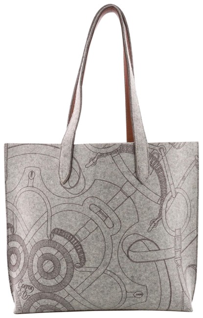 Hermes Carrimi Printed Mm Fauve Felt Tote