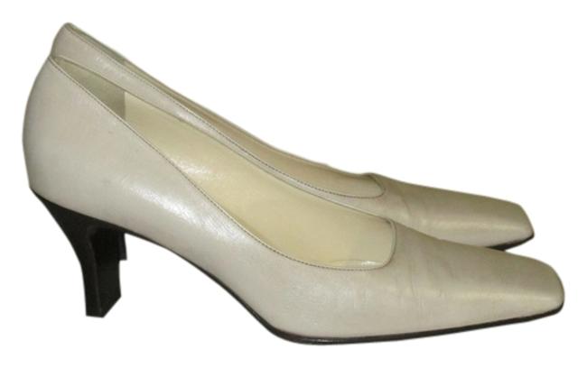 Prada Beige Cream Leather 37 Eur Italy Pumps