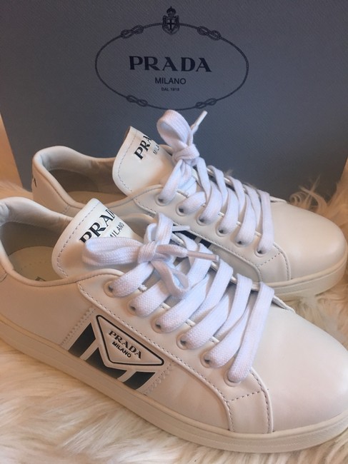 Prada WhiteBlack 8052288325988 Sneakers