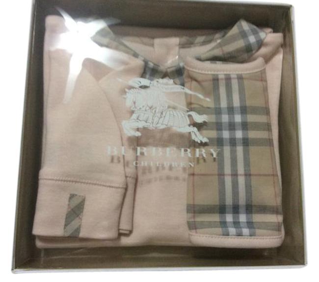 Burberry Ice Pink Piece Gift Set Tee ShirtOS one size