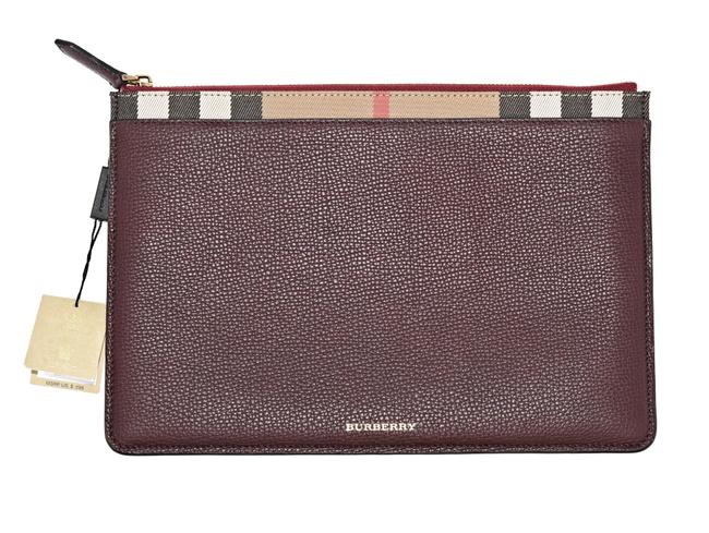 Burberry Zipped Red Wine Grainy LeatherHouse Check Clutch