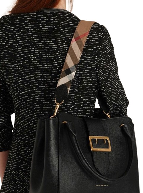 Burberry Medium Buckle In Grainy Leather Tote