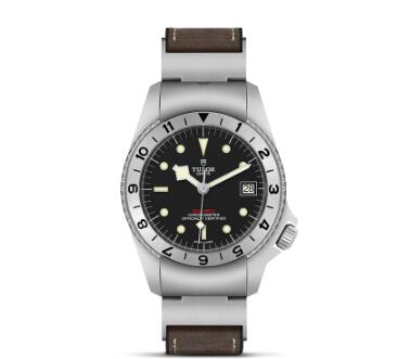 Replica Watch New TUDOR Black Bay P01 Swiss Dive Watch m70150 0001 black dial brown leather strap