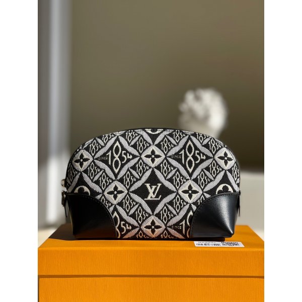 AAA Replica Louis Vuitton Cosmetic M69991 Bags Replica Handbags Louis Vuitton Pouch