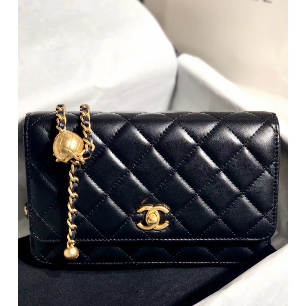 Replica CC Wallet on Chain Luxury AP1450 Replica Handbags Ch 