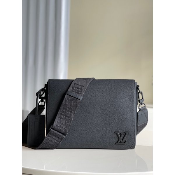 Replcia Designer Louis Vuitton Messenger H26 M57080 Black Bags Replica Handbags Louis Vuitton Messenger