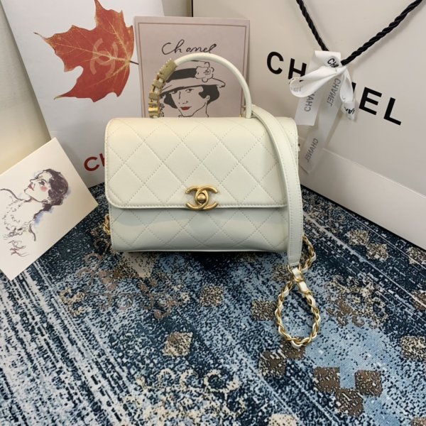 Buying Your Creamy white CC Luxury Bag Replica Handbags Ch 