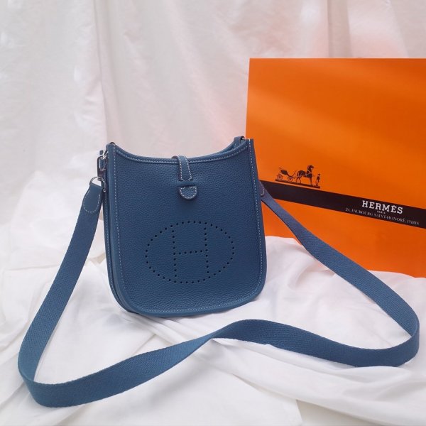 Cheap High Quality Replica Hermes Evelyne For Blue Sale Replica Handbags Hermes Hermes Evelyne