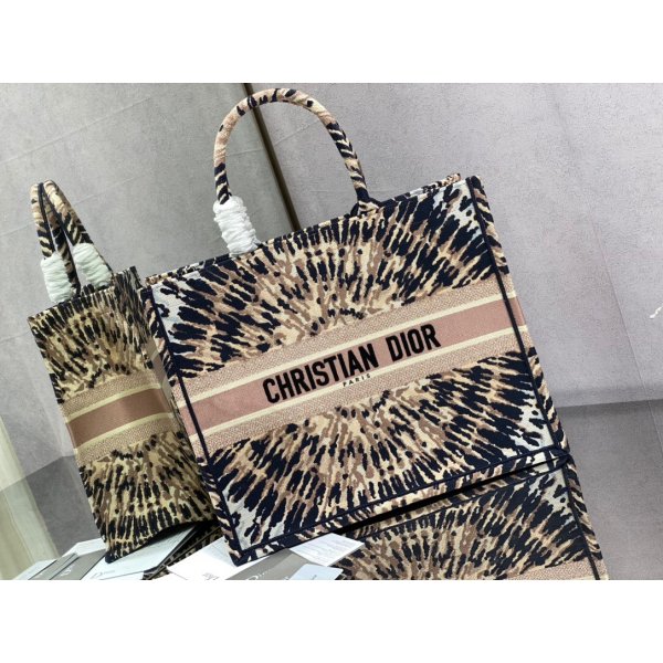 High Quality Dior Replica Small CD Tote Bags for Women for sale Replica Handbags Dior Book