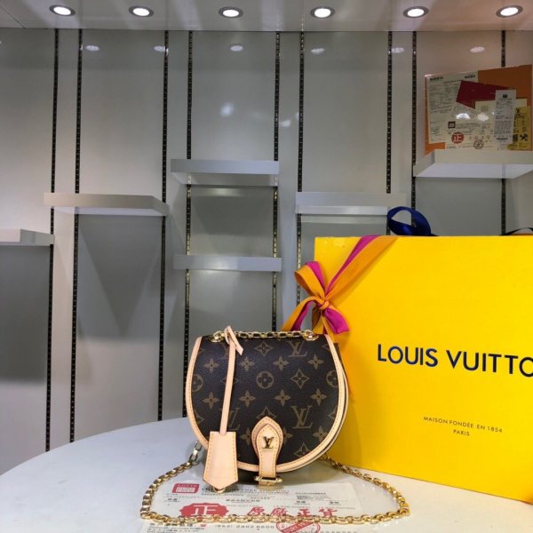 Best Louis Vuitton EGG Monogram Canvas M44586 Nicolas Ghesquiere Bags Replica Handbags Louis Vuitton EGG