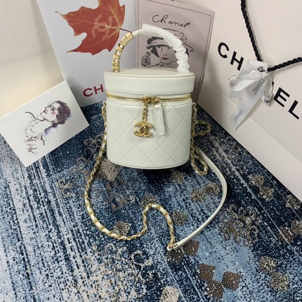 CC Replica White Filigree Vanity Case Quilted Caviar Gold tone Small Replica Handbags Ch 