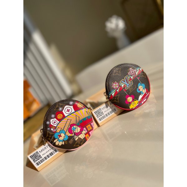 Louis Vuitton M69757 M69749 Round Coin Purse Monogram Brown Replica Handbags Louis Vuitton Monogram