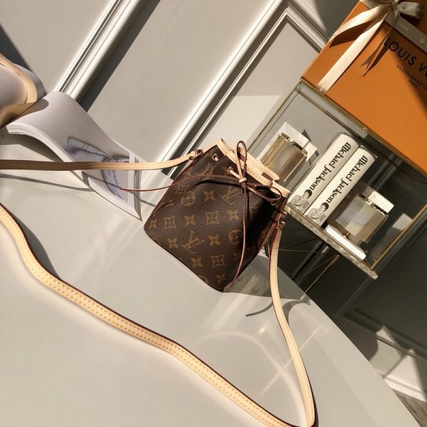 USA Louis Vuitton Nano Noe Monogram in Marron M41346 Bag Replica Handbags Louis Vuitton Neonoe