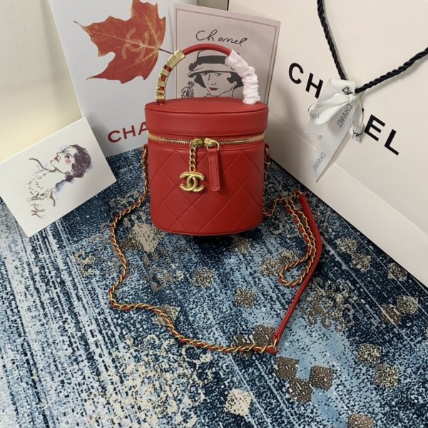 CC Replica Red Quilted Leather Small High Quality Filigree Replica Handbags Ch 