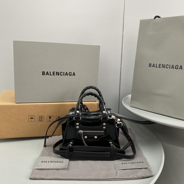 Designer balenciaga cuag Patent leather black Replica Handbags Balenciaga Cuag
