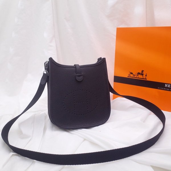 Replica Hermes Mini Evelyne TPM Bag Black Replica Handbags Hermes Hermes Evelyne