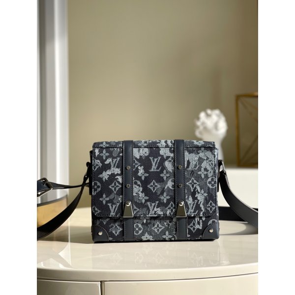 Shop Louis Vuitton Replica Trunk Messenger Monogram Other M57282 Replica Handbags Louis Vuitton Messenger